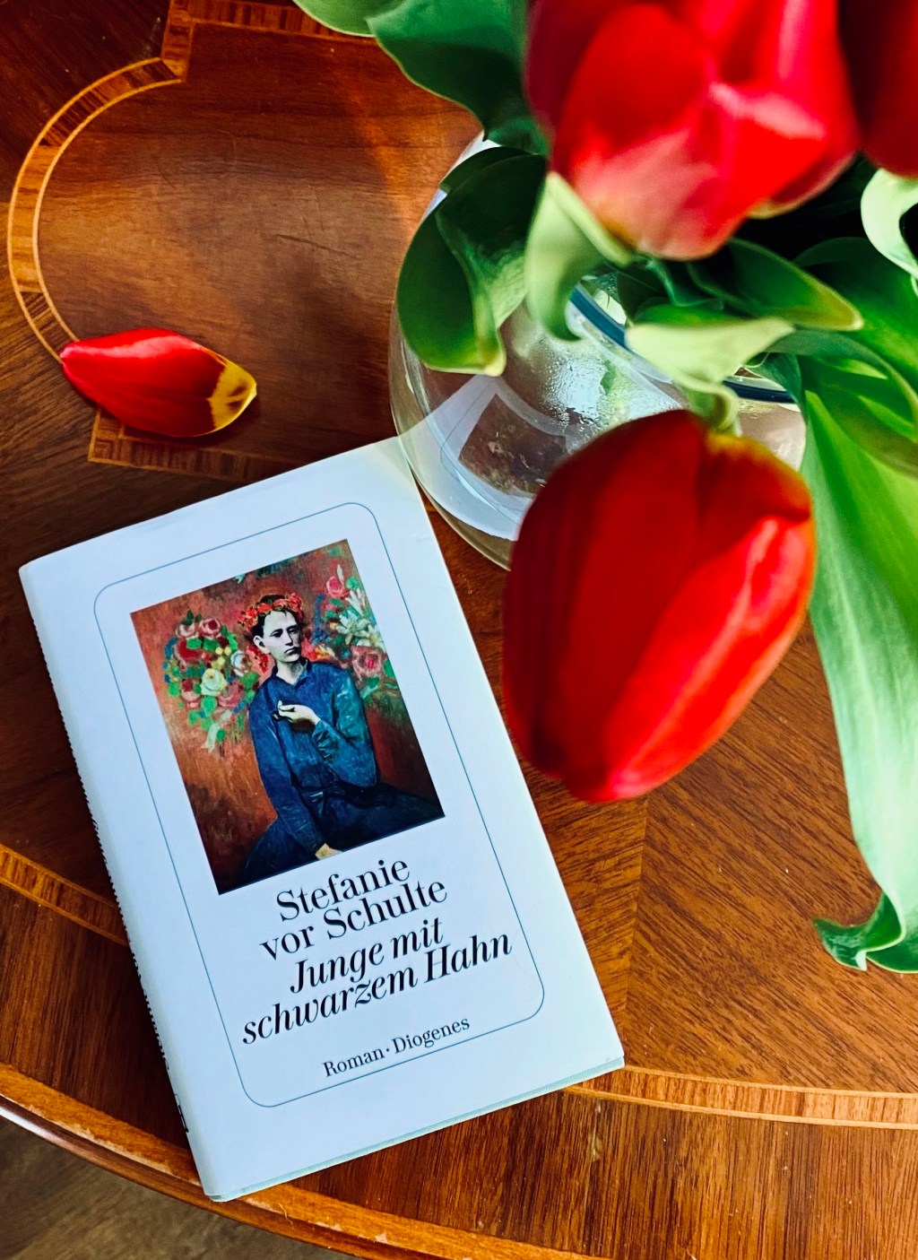 Stefanie vor Schulte:    Junge mit schwarzem&nbsp;Hahn