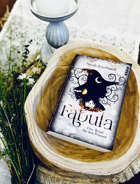 Nicole Knoblauch: Fabula